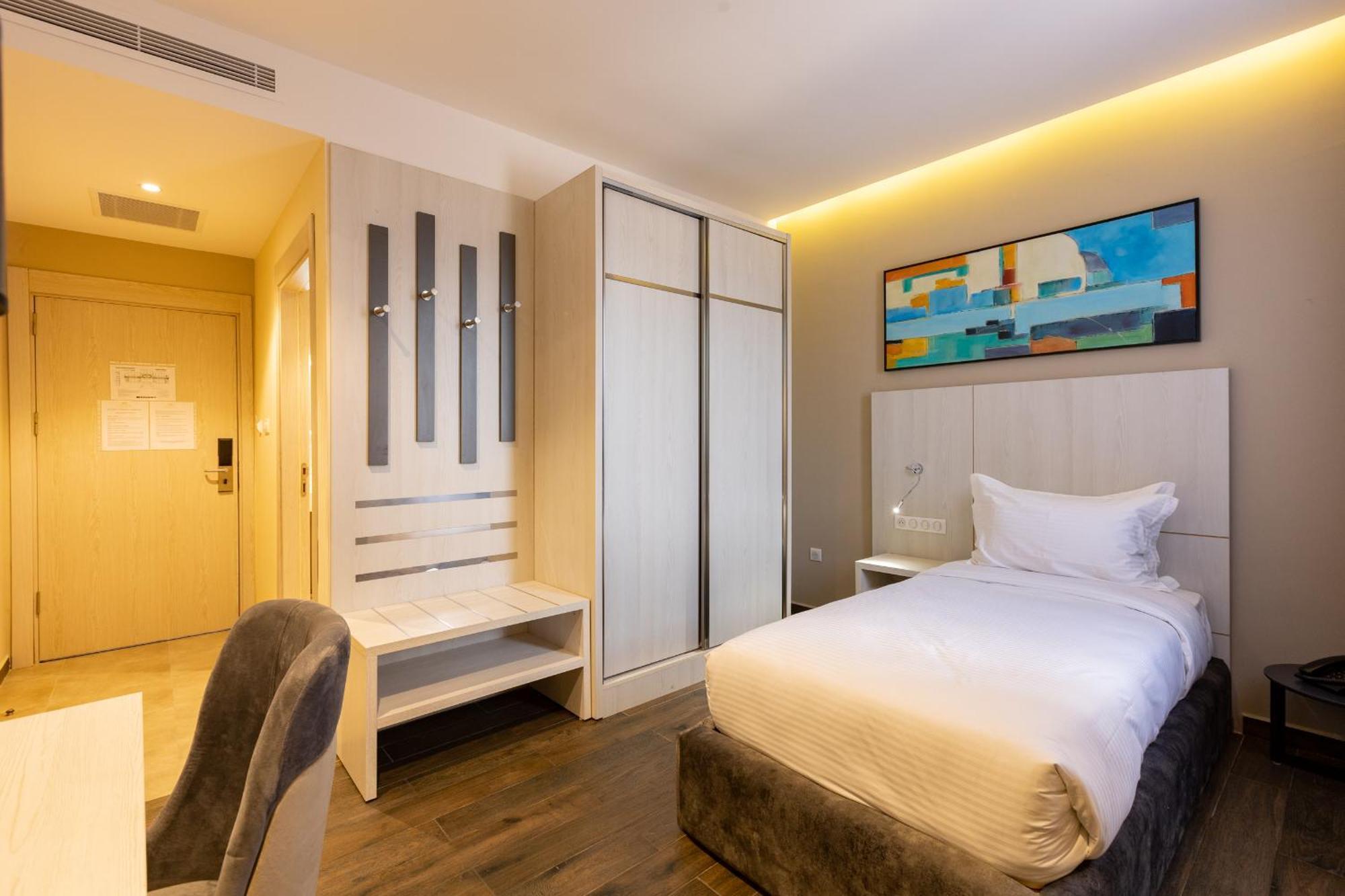 Hotel Ben Aouda & Spa Tipaza Екстер'єр фото